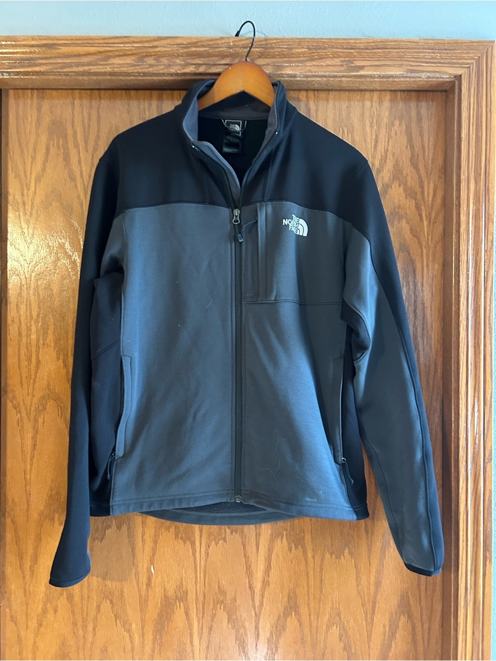 The North Face Men’s Black & Charcoal Zip Front Softshell Jacket